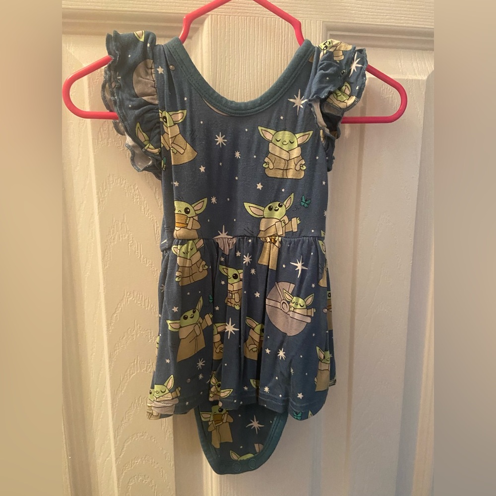Little sleepies 0/3 Grogu/starwars play twirl dress with matching bib